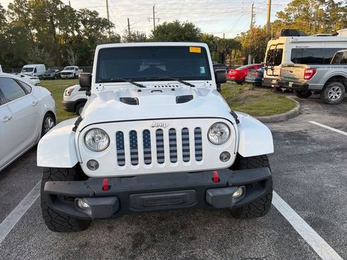 Used 2016 Jeep Wrangler Unlimited Rubicon image 11