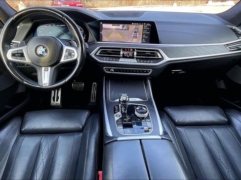 Used 2022 BMW X7 M50i w/ Executive Package image 15