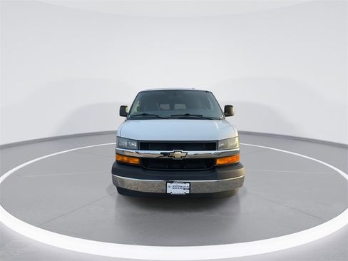 Used 2018 Chevrolet Express 3500 LT w/ LT Preferred Equipment Group image 3