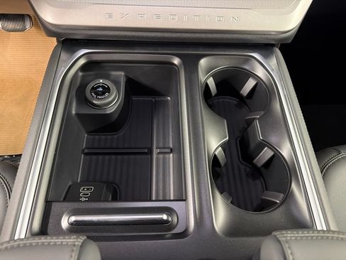 New 2027 Ford Expedition Active AWD/4WD image 15