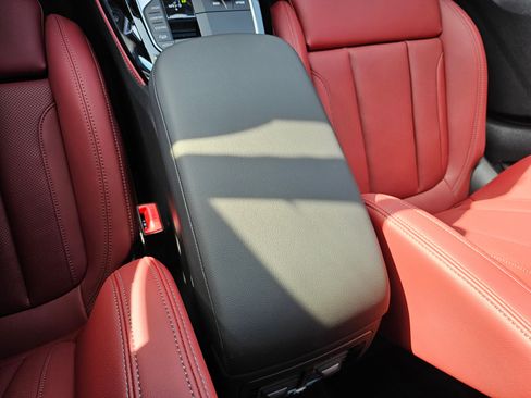 New 2025 BMW X4 xDrive30i w/ Premium Package image 24