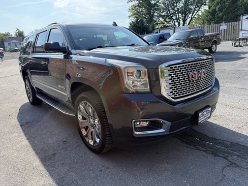 Used 2016 GMC Yukon XL Denali w/ Open Road Package AWD/4WD image 4