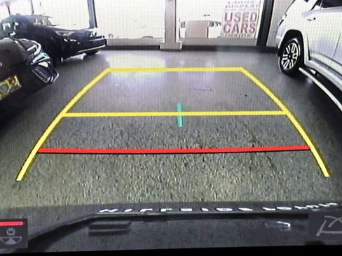 Used 2024 Toyota Sienna Limited image 26