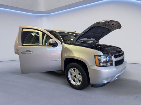 Used 2009 Chevrolet Tahoe LT w/ Convenience Package image 7