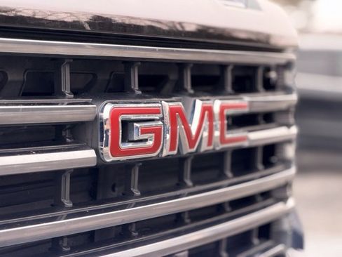 Certified 2023 GMC Sierra 2500 AT4 w/ AT4 Preferred Package image 33