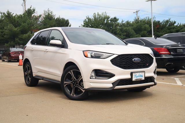 Used 2019 Ford Edge ST w/ Convenience Package AWD/4WD image 3
