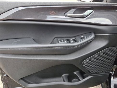 Certified 2023 Jeep Grand Cherokee Laredo image 23