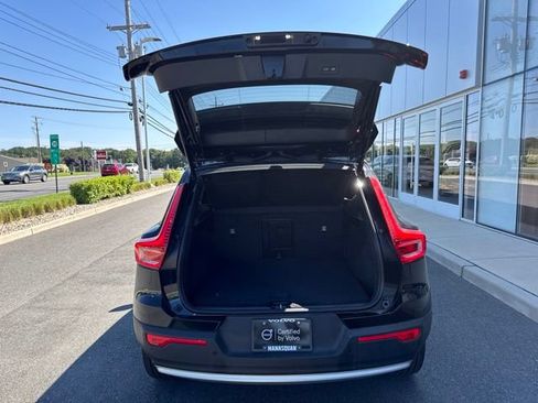 Used 2025 Volvo XC40 B5 Core AWD/4WD image 11
