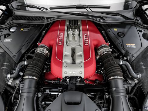 Used 2022 Ferrari 812 GTS RWD image 4