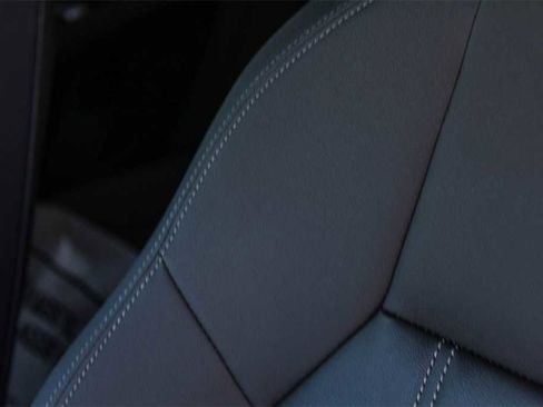 Used 2025 Audi Q5 Premium w/ Convenience Package image 25