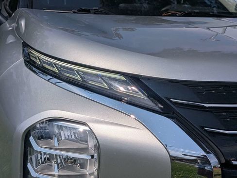 Used 2024 Mitsubishi Outlander ES FWD image 9