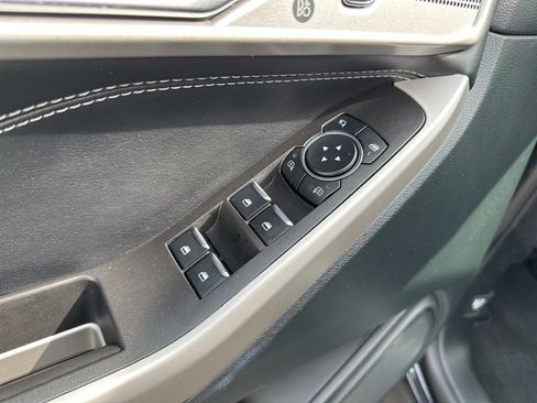 Used 2024 Ford Explorer Limited image 18