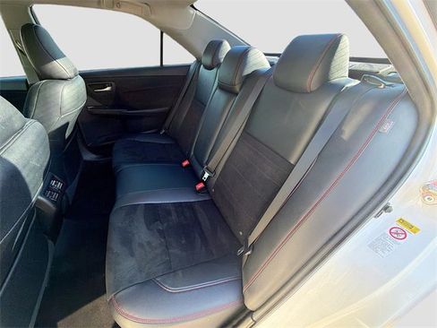 Used 2017 Toyota Camry XSE image 19