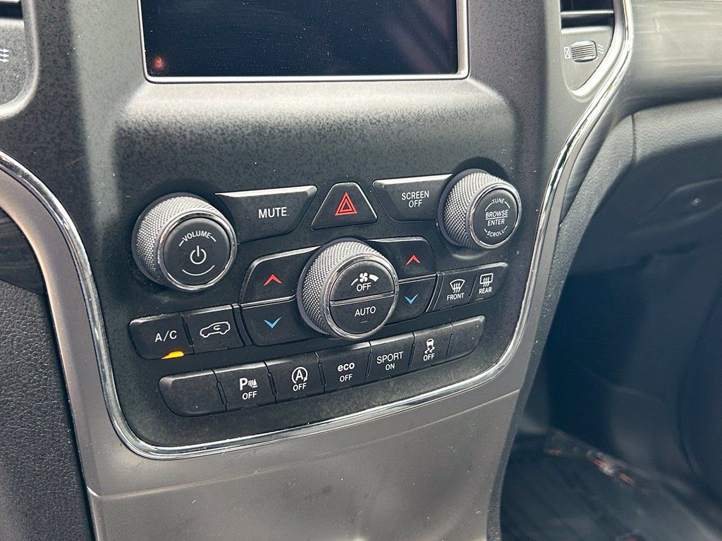Used 2021 Jeep Grand Cherokee Laredo RWD image 21