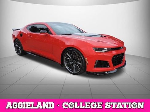 Used 2017 Chevrolet Camaro ZL1 image 3