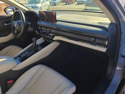 Used 2025 Honda Accord EX-L image 17