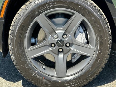 New 2026 Land Rover Defender 110 X-Dynamic SE AWD/4WD image 9
