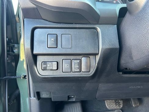 Used 2021 Toyota Tacoma TRD Off-Road w/ Technology Package AWD/4WD image 18