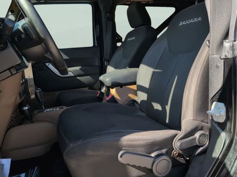 Certified 2016 Jeep Wrangler Sahara w/ Mopar Chrome Edition Group image 26