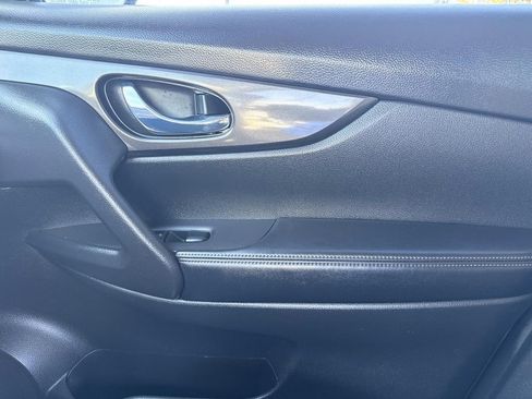 Certified 2019 Nissan Rogue SV image 25