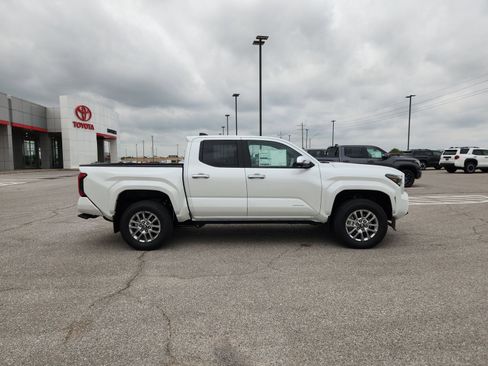 New 2026 Toyota Tacoma Limited AWD/4WD image 7