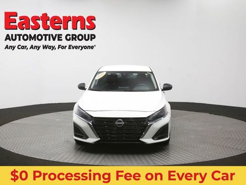 Used 2025 Nissan Altima 2.5 SV FWD image 52