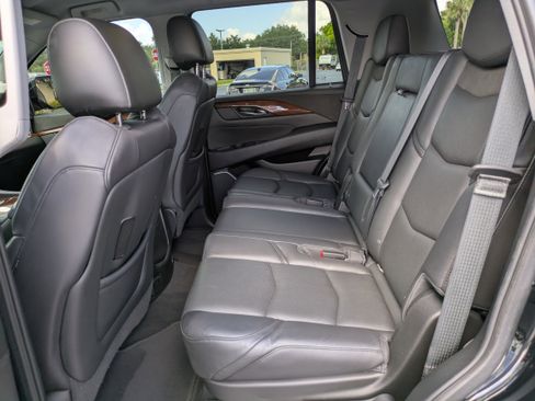 Used 2018 Cadillac Escalade 2WD image 13