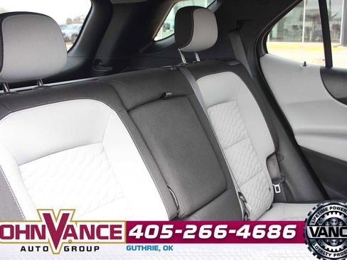 Used 2020 Chevrolet Equinox LT w/ Driver Convenience Package image 19