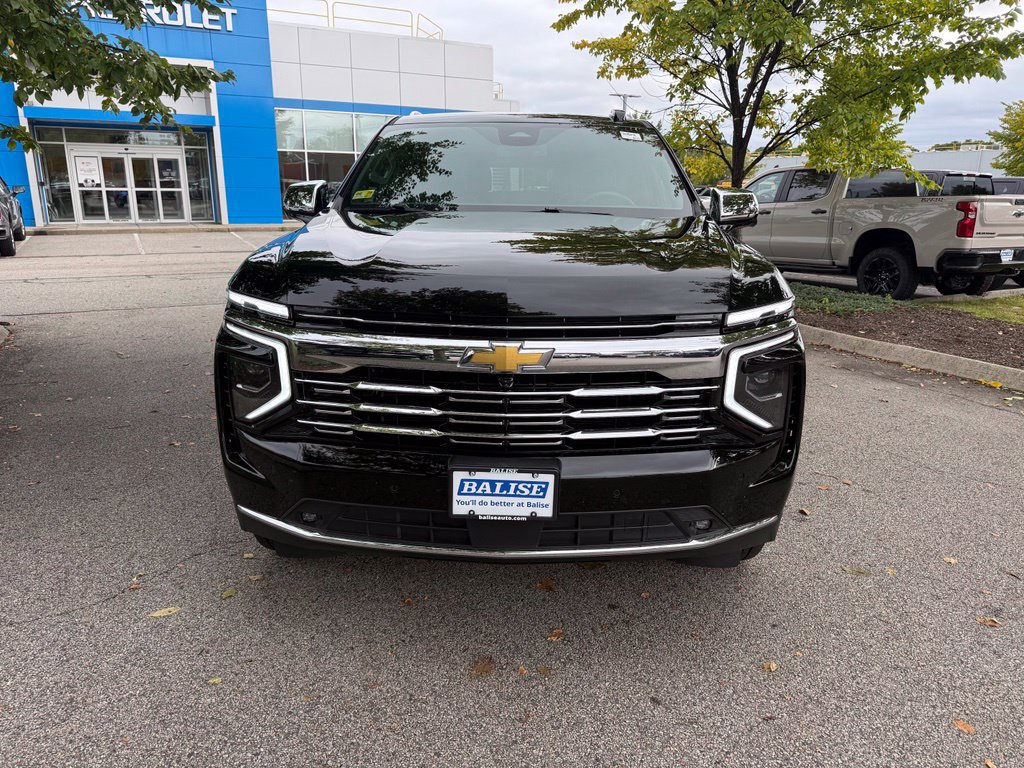 Used 2026 Chevrolet Suburban Premier AWD/4WD image 8