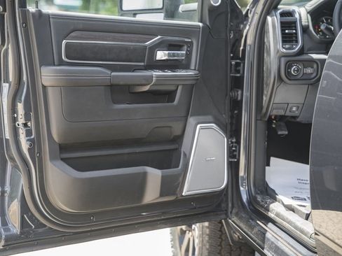 New 2026 RAM 2500 Laramie AWD/4WD image 44