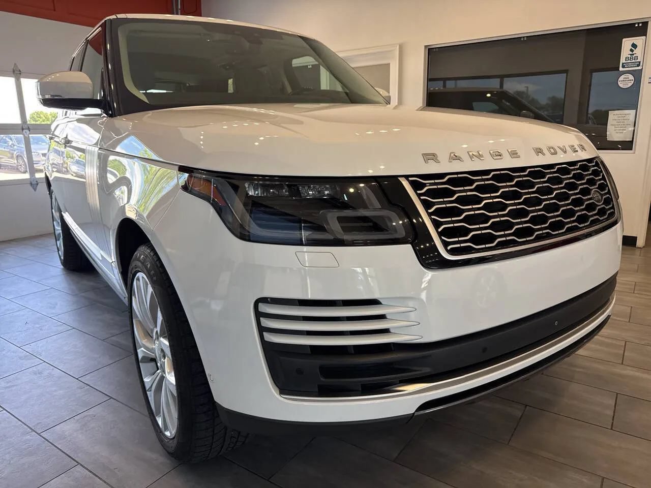 Used 2018 Land Rover Range Rover HSE AWD/4WD image 1