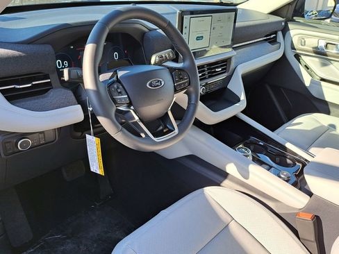 New 2026 Ford Explorer Platinum w/ LUX Leather Package image 7