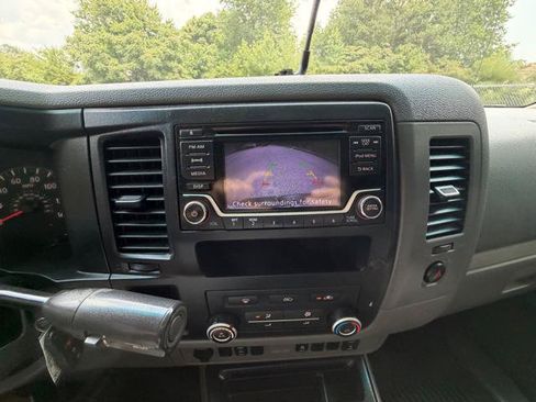 Used 2018 Nissan NV 2500 SV RWD image 23