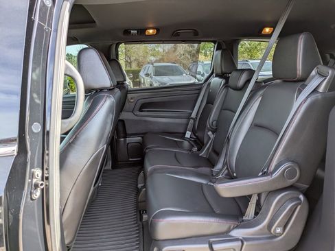 Used 2024 Honda Odyssey Sport image 13