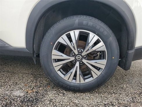 Certified 2021 Nissan Rogue SV image 27