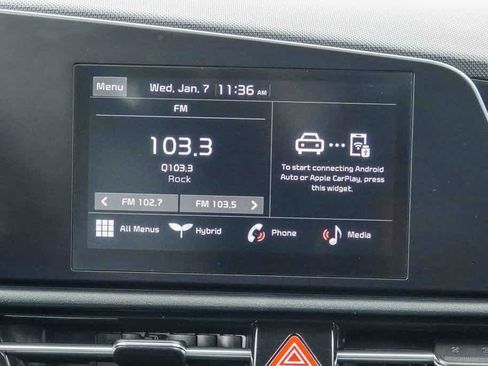 Certified 2025 Kia Niro LX image 13