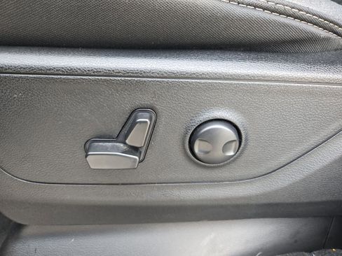Used 2022 RAM 1500 Big Horn AWD/4WD image 16