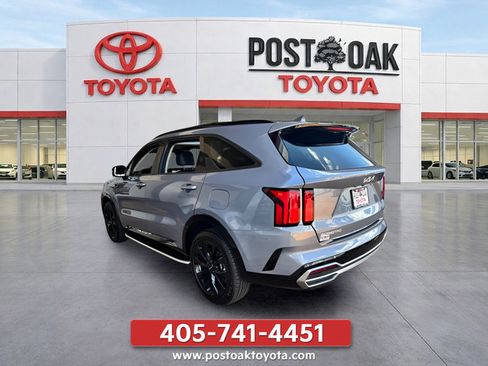 Used 2023 Kia Sorento SX AWD/4WD image 3