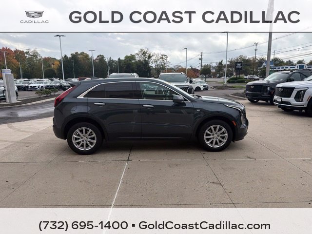Used 2020 Cadillac XT4 Luxury w/ Cold Weather Package FWD image 4