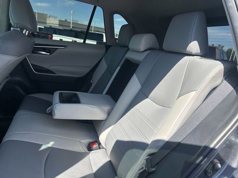 Used 2019 Toyota RAV4 XLE Premium w/ Cold Weather Package AWD/4WD image 18