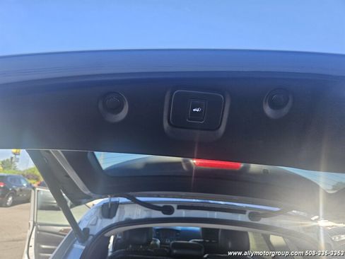 Used 2014 Nissan Pathfinder Platinum w/ Platinum Premium Package image 18