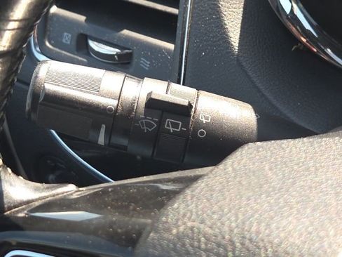 Used 2016 Dodge Grand Caravan SE image 35