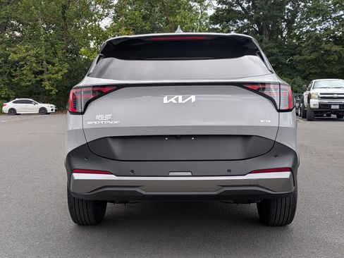 New 2026 Kia Sportage S image 5