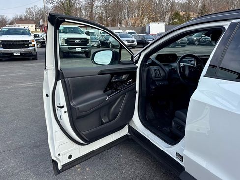 Used 2023 Toyota bZ4X AWD image 14