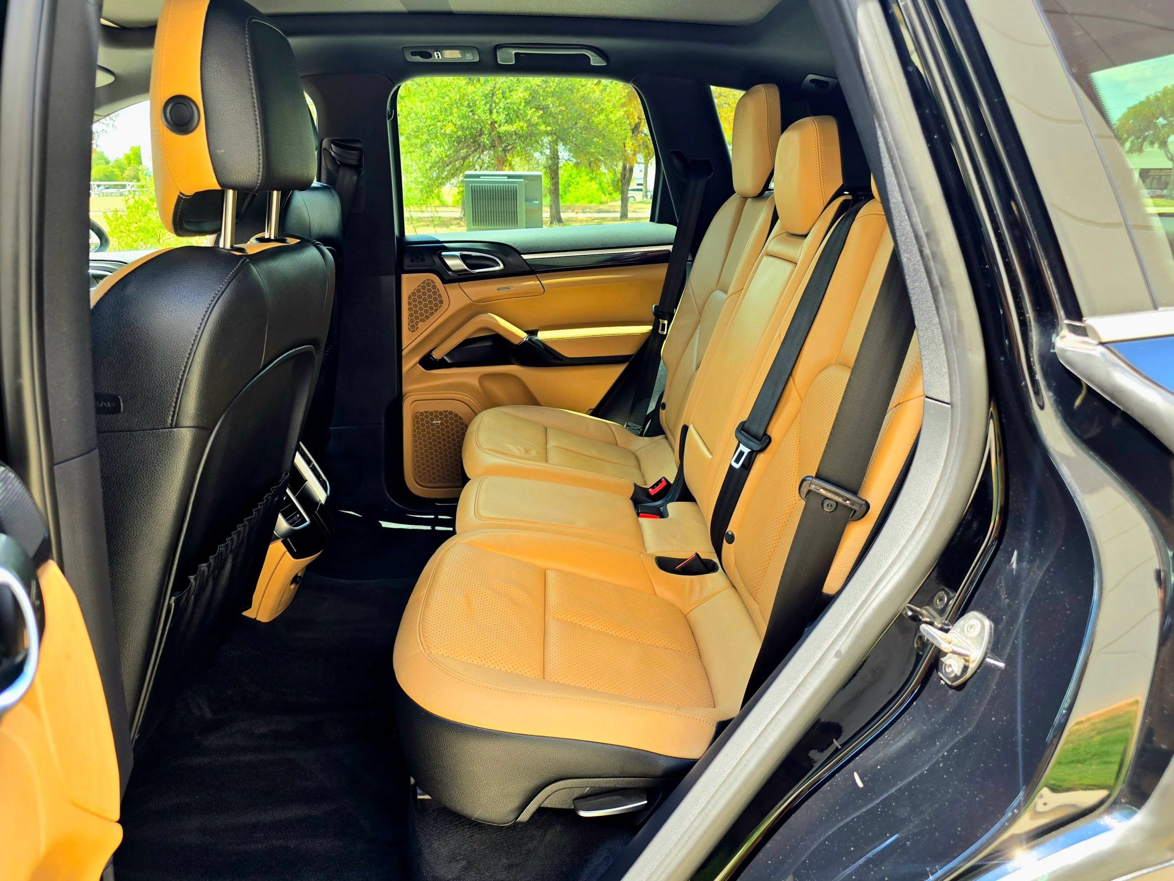 Used 2014 Porsche Cayenne Platinum Edition AWD/4WD image 43