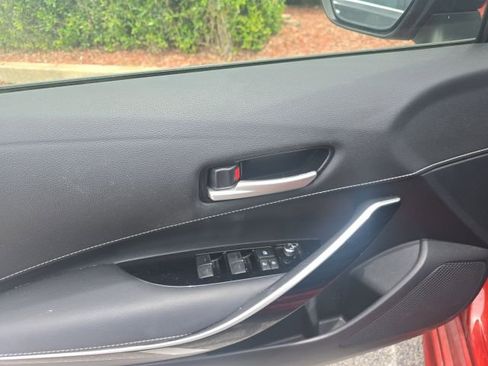 Used 2019 Toyota Corolla XSE FWD image 9