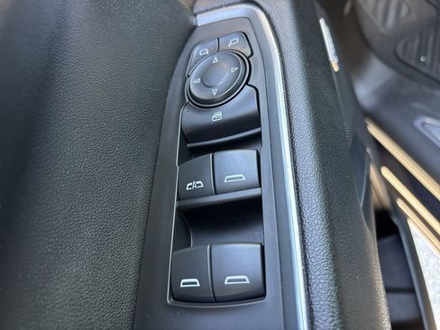 Used 2023 GMC Sierra 1500 Elevation w/ Preferred Package image 16