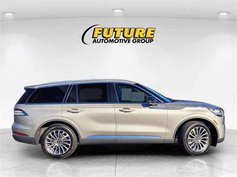Certified 2023 Lincoln Aviator AWD w/ Premium Package image 9