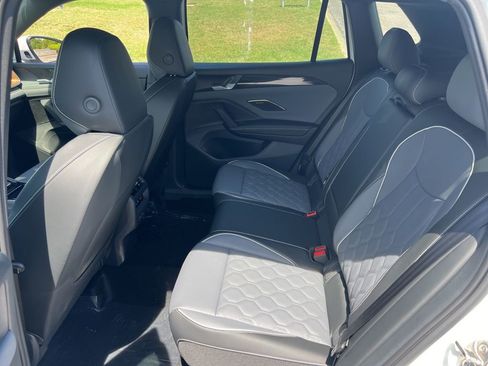 New 2026 Volkswagen Tiguan SEL R-Line AWD/4WD image 24