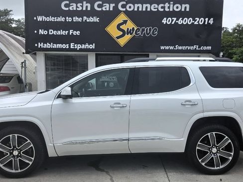 Used 2017 GMC Acadia Denali w/ Technology Package AWD/4WD image 9